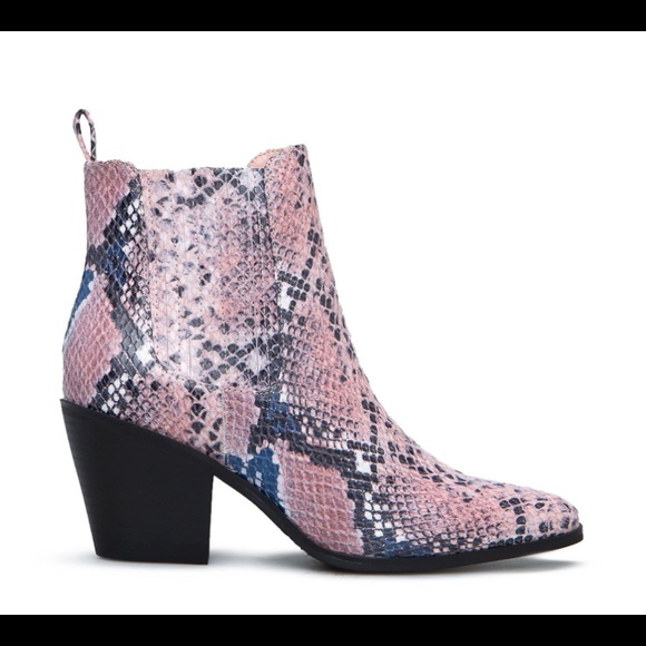 NEW BLUSH SNAKE LEATHER (FAUX) BOOTIES - Picture 5 of 5